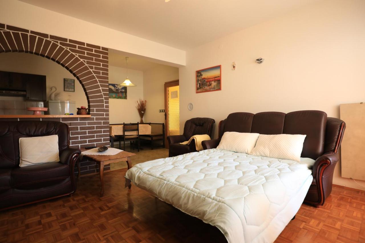 פונאנט Apartmani Lovorka מראה חיצוני תמונה