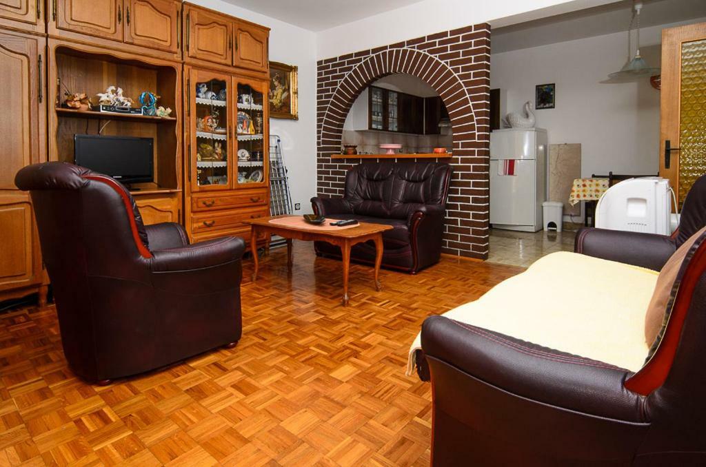 פונאנט Apartmani Lovorka מראה חיצוני תמונה