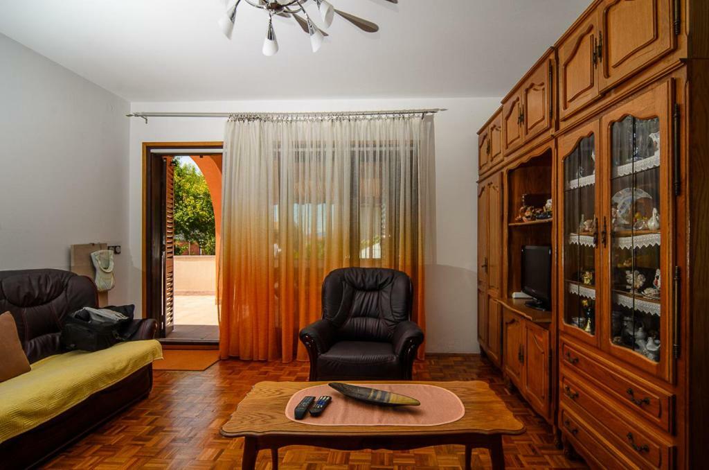 פונאנט Apartmani Lovorka מראה חיצוני תמונה