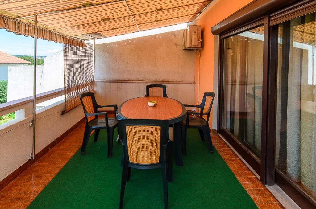 פונאנט Apartmani Lovorka מראה חיצוני תמונה
